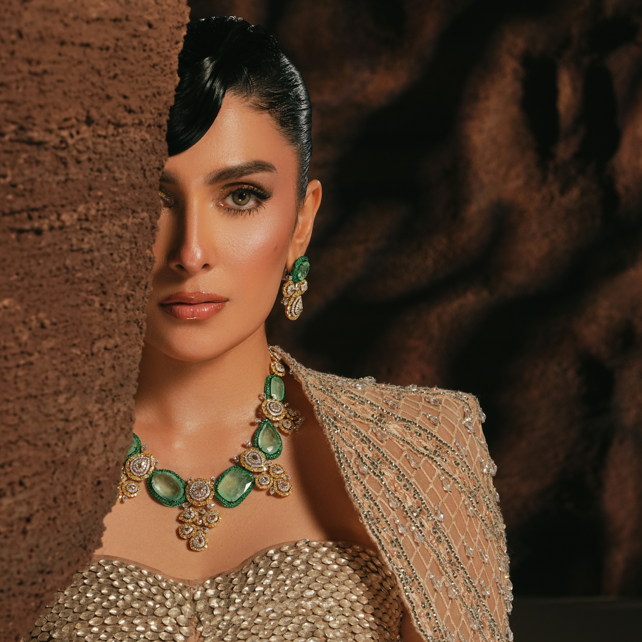 Ayeza Khan wearing emerald jewellery